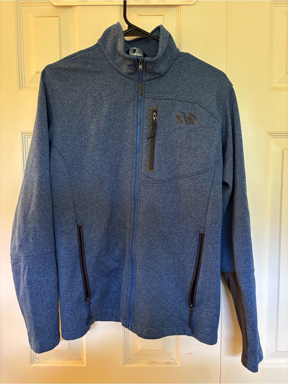 The North Face Men's Lightweight Blue Shirt Jacket
